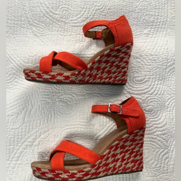 Toms Orange Coral Espadrille Wedges - Picture 2 of 4